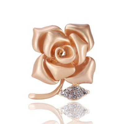 China Environmental Friendly Elegant Gold Rose Flower Brooch For Cloth Accessories Combine Brooches Pin Jewelry for sale