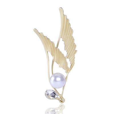 China High Quality Environmentally Friendly Fashion Angel Brooch Pearl Brooches Jewelry Party Clothing Accessories for sale