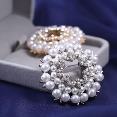 China White Imitation Rhinestone Crystal Flower Bridal Brooches Fashion Environmental Friendly Brooch Pearl Pins for sale