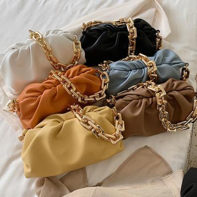 China Custom Fashion Logo Day Clutch Pleated Women Fashion Handbags Shoulder Cloud Bag With Gold Chain for sale