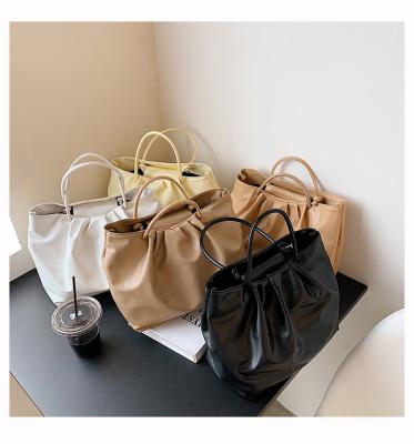 China Durable Wholesale Ladies Texture Bags Pleated Cloud Designers PU Handbags For Women Large Capacity Bags for sale