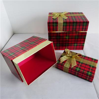 China Handmade Tartan Style Packaging OEM Customized Paper Gift Box for sale