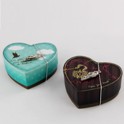 China Handmade Heart Shaped Candy Cardboard Packing Box With Metal Parts For Wedding for sale