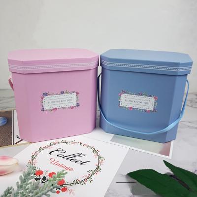 China Handmade Waterproof Cardboard Paper Florist Box With Handle for sale