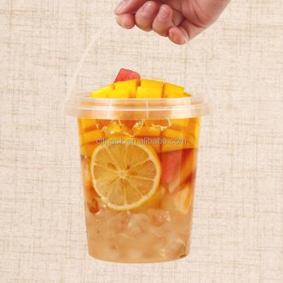 China Customize design to satisfy personal requirements Disposable Custom Logo Plastic PP Bucket Big Cup 500ml 750ml 1000ml Fruit Tea Drinks Cup with Handle for sale