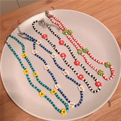 China MuXi Korea fashion glass rice bead necklace trendy INS beaded flower clavicle necklace jewelry for sale