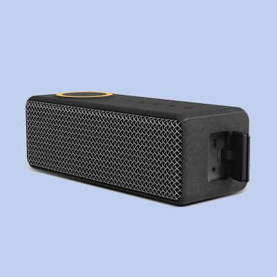 China Alto-falante de carregador sem fio Bluetooth com função de emparelhamento TWS à prova de água IPX7 à venda