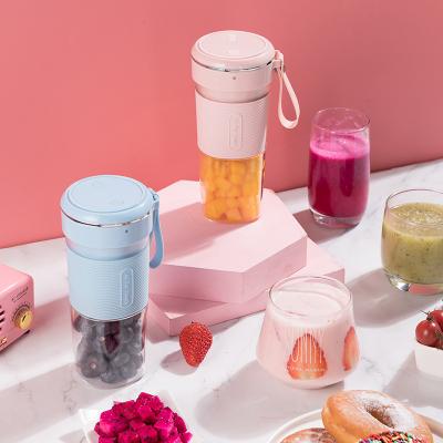 China High quality hot clean easy clean blue pink blender car china car mini juicer personal juicer for sale