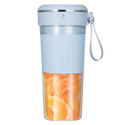 China Portable Mini Smoothie Maker Travel Juicer Car Guangzhou Electric Fruit Squeezer for sale