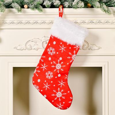 China Fashionable HB-199 Christmas Storing Faux Fur Silver Snowflake Christmas Stocking Gift Bags 2021 for sale