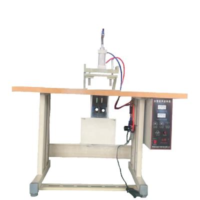 China Hotels CE Approved High Efficiency Ultrasonic Double Mold Welder For Nonwoven Bag Welding for sale