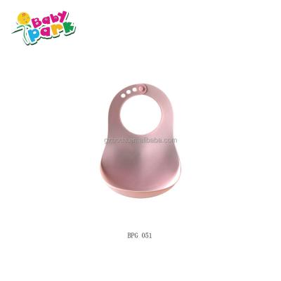 China silicone bib bsci audit factory baby bibs viable waterproof baby product in yiwu market for sale