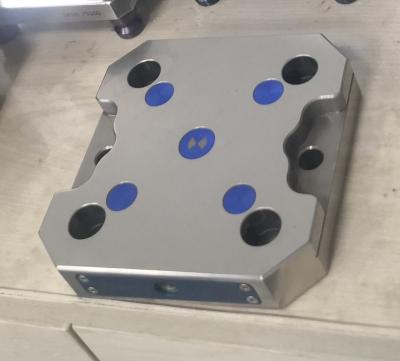 Cina Morsetti da tavolo per fresatura CNC da 52 mm con bloccaggio a punto zero manuale da 4,0 kg in vendita