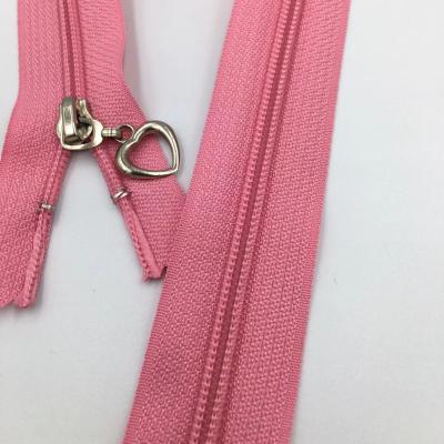 China 3# 5# 7# 8# 10# Long Chain Waterproof Nylon Zipper Manufacturers Supply All Kinds Of Zipper Rolls for sale