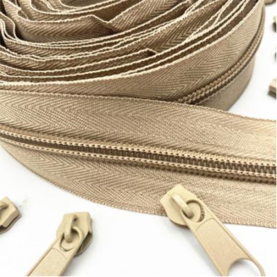 China Factory Price Reversible Nylon Wholesale Zipper Roll 5# Long Chain Zipper Pulls For Handbags for sale