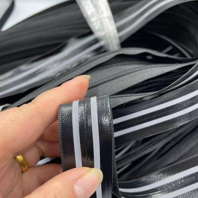 China Factory Wholesale Waterproof Double Zipper 3# PVC Reflective Brand Luminous Long Chain Zipper Roll for sale