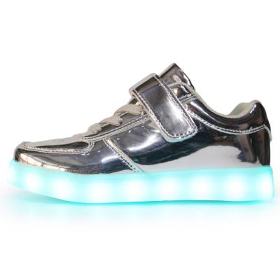 China Wholesale Slip On USB Charging Kids Casual Shoe LED Light Up Shoes Te koop