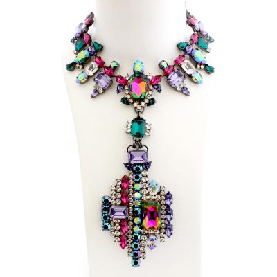 China TRENDY crystal decorative necklace in trendy vintage violet, metallic green and iridescent crystal shades. The scarf can be adjusted with a for sale