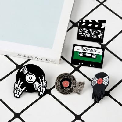 China DJ Vinyl Record Player Band Vibraphone Pin Good Lapel Pin Good Music Lovers Festival New Gothic Gift Pin Lapel Pin Badge Punk Shirt Jeans for sale