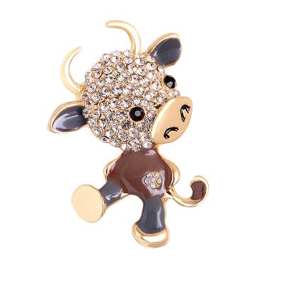 China Alloy Gold Plated Cow Cartoon Rhinestone Brooch Accessories for sale