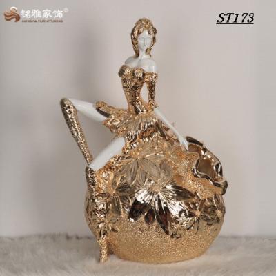 China China Modern Home Decoration Custom Open Beauty Shape Resin Vase for sale