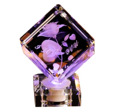 China Empty Europe 3d Laser Cube Laser Crystal Engraving Rose Flower Cube Crystal Crystal for sale