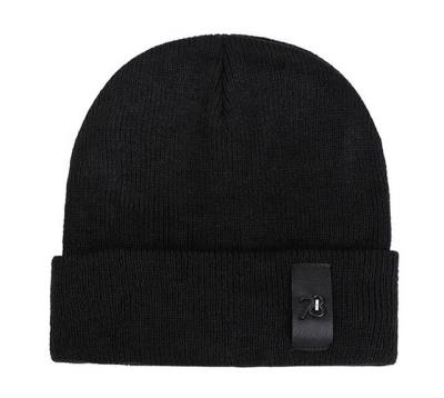 China COMMON Stylish Soft Black Warm Winter Cuffed Knitted Beanie Hat Custom Logo With Fleece Striped Unisex For Might Weather for sale