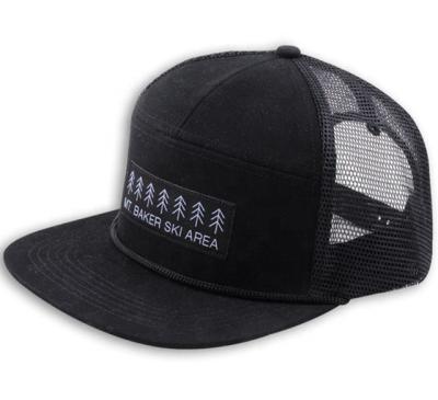 China COMMON 7 Panel Bill Custom Embroidered Logo Trucker Snapback Band Flat Cap Summer Black Belt Mesh Back Strapback Camper Hat for sale