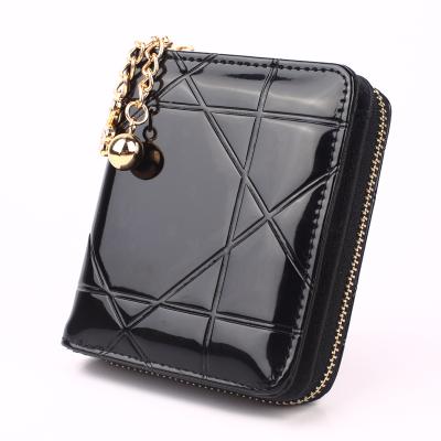 China Wholesale Waterproof Cheap Price Women Wallet Fashion Shorts Tassel Patent Leather Zipper Coin Purse Ladies Wallet Purse for sale