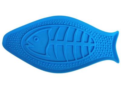 China Auto Dog Lick Mat Silicone With Fish Style Slow Feeder for sale