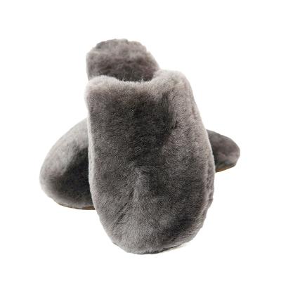 China Fashion trend wholesale unisex sheepskin fur slippers in winter sheepskin slippers for sale