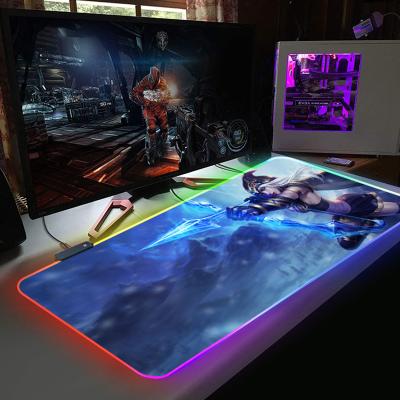 China Custom Extended Large XXL Glowing Logo Anti-Slip Rubber Cloth Lighting RGB LED Gaming Color Desk Mat Mouse Pad for sale