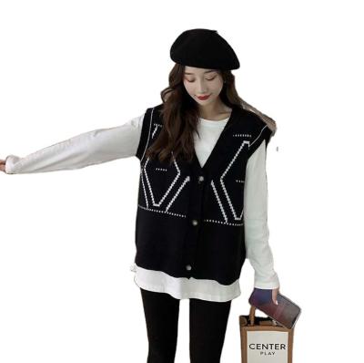 China Breathable high quality sleeveless thickened v-neck sweater vest knit cardigan vest forwomen for sale