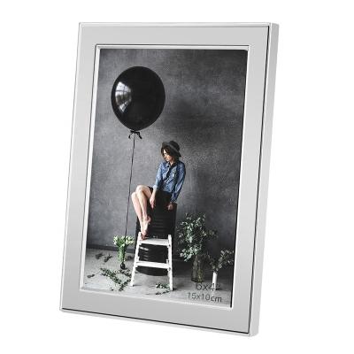 China CLASSIC Size 5*7 Wholesale Alloy Picture Materials Metal Fabrication Silver Photo Frame for sale