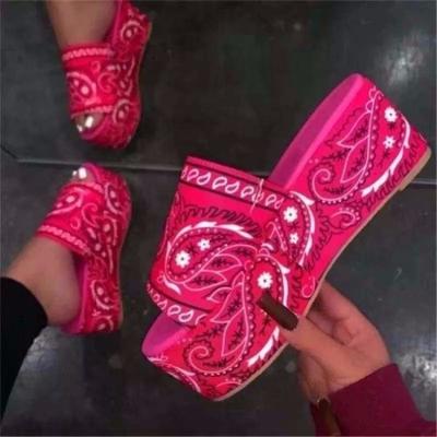 China Fashion Trend 2021 Fashion Styles New Cheap Outdoor Women's Slippers High Quality Beautiful Women's Slippers Manufacturer For Women for sale