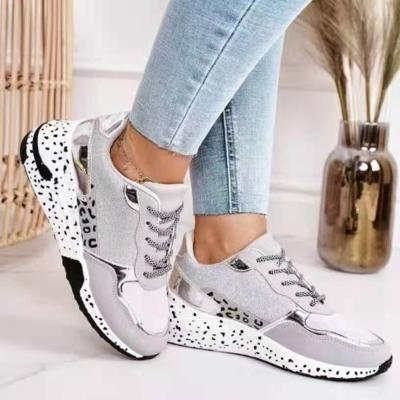 China 2022 Fashion Trend Factory Outlet Sneakers Women's Mesh Ladies Footwear Rhinestone Girls Shoes Cushioned Walking Sneakers Women for sale