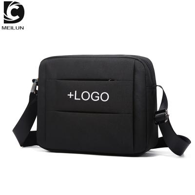 China Comfortable Men's Shoulder Bag Sling High Quality Nylon Bag Waterproof USB Cross - Body Bag for sale