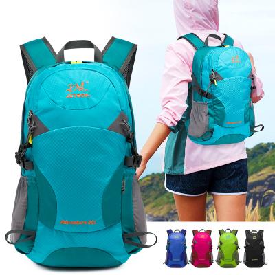 China 2020 New Sports Mountaineering Large Capacity Outdoor Bag Hiking Climbing Backpack for sale