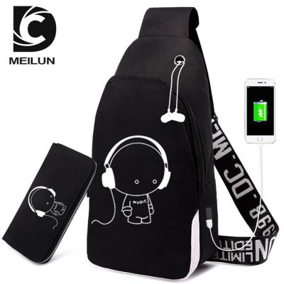 China Fashion logo waterproof custom factory men's chest bag usb man sling wholesale message bag for sale