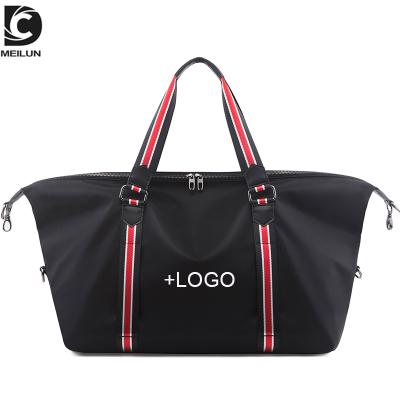 China Duffel Bag Lightweight Warm Nylon Waterproof Duffle Bag Large Capacity Sale Durable Travel Luggage for sale