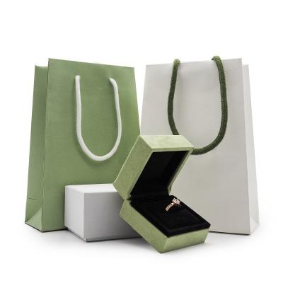 China High Quality Luxury Velvet Sliver Jewelry Packaging Gifts Jewelry Packaging Box Softly for sale