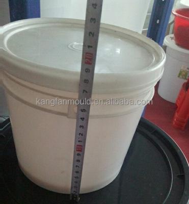 China Used 4L 10L 20Liter Iron Plastic Paint Bucket For Cheap Mold for sale