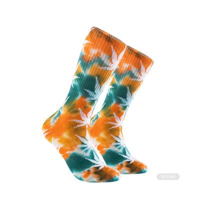 China KT3- E0636 Long Weed Leaf Athletic Socks Crew Maples Leaf Socks for sale