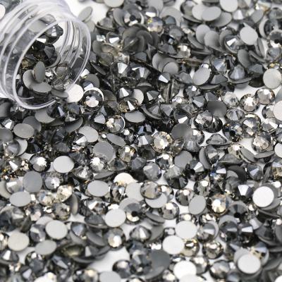 China Flatback Czech Gray Color Faltback Stone Rhinestone Ss20 Rhinestone Glass Size Non Hotfix for sale