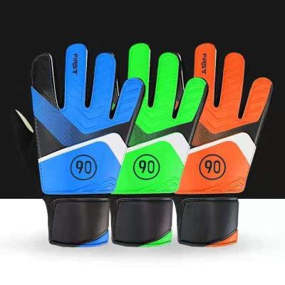 China No Finger Protection Wholesale New Sport Professional Goalkeeper Gloves For Kids And Adults for sale