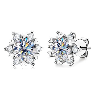 China TRENDY Moissanite Stud Earrings 0.8Carat Round Shape Women's Stud Earrings Silver Moissanite Silver Earrings for sale