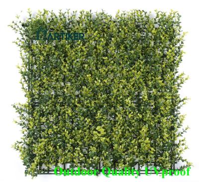 China Wholesale UV Proof Artificial Foliage Hedge Plants Green Wall Panels For Garden Outdoor Decoration Artificial Boxwood Panel for sale