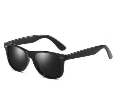 China Custom Made Polarized Anti UV400 Sunglasses TAC Sunglasses Classic for sale