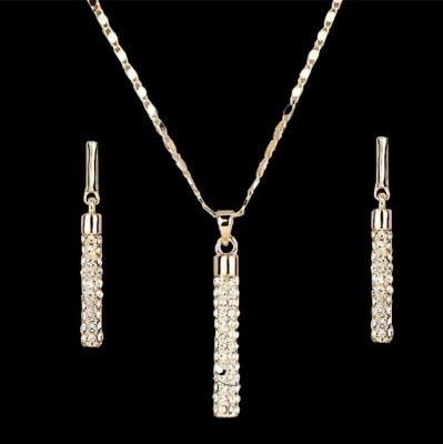 China Fashion Women Jewelry Set CLASSIC Diamond Earrings Necklace Set Cylindrical Stud Earrings Clavicle Chain for sale