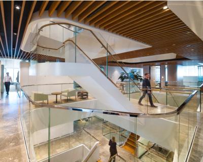 China 15mm Clear Toughened Curved Glass  Frameless cantilever panels grouted into floor channel for sale